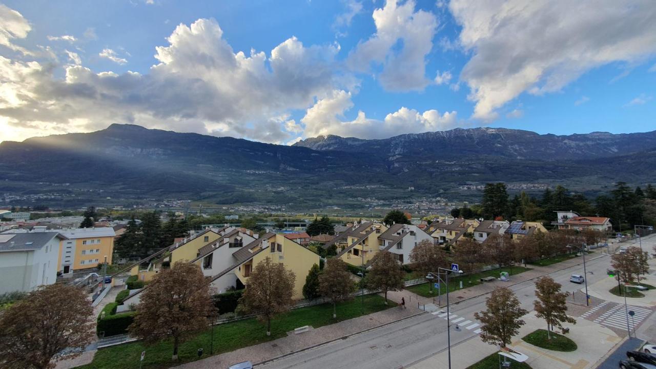 Vista Mozzafiato Sulle Alpi Apartamento Rovereto  Exterior foto