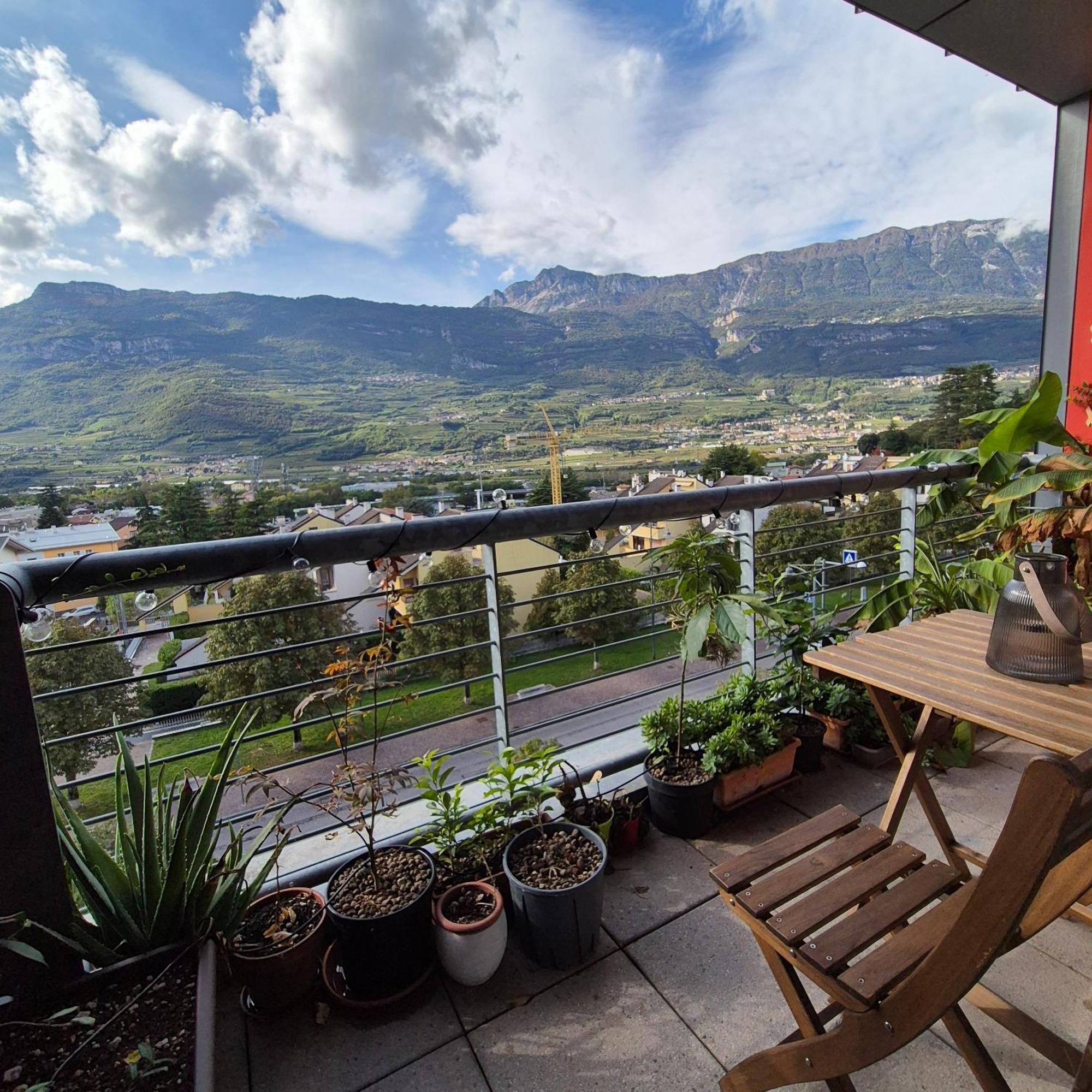 Vista Mozzafiato Sulle Alpi Apartamento Rovereto  Exterior foto